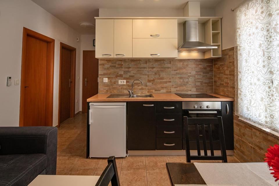 ביוגראד נה מורו Apartment Nina מראה חיצוני תמונה