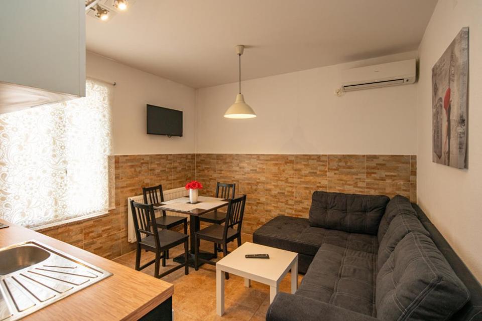 ביוגראד נה מורו Apartment Nina מראה חיצוני תמונה